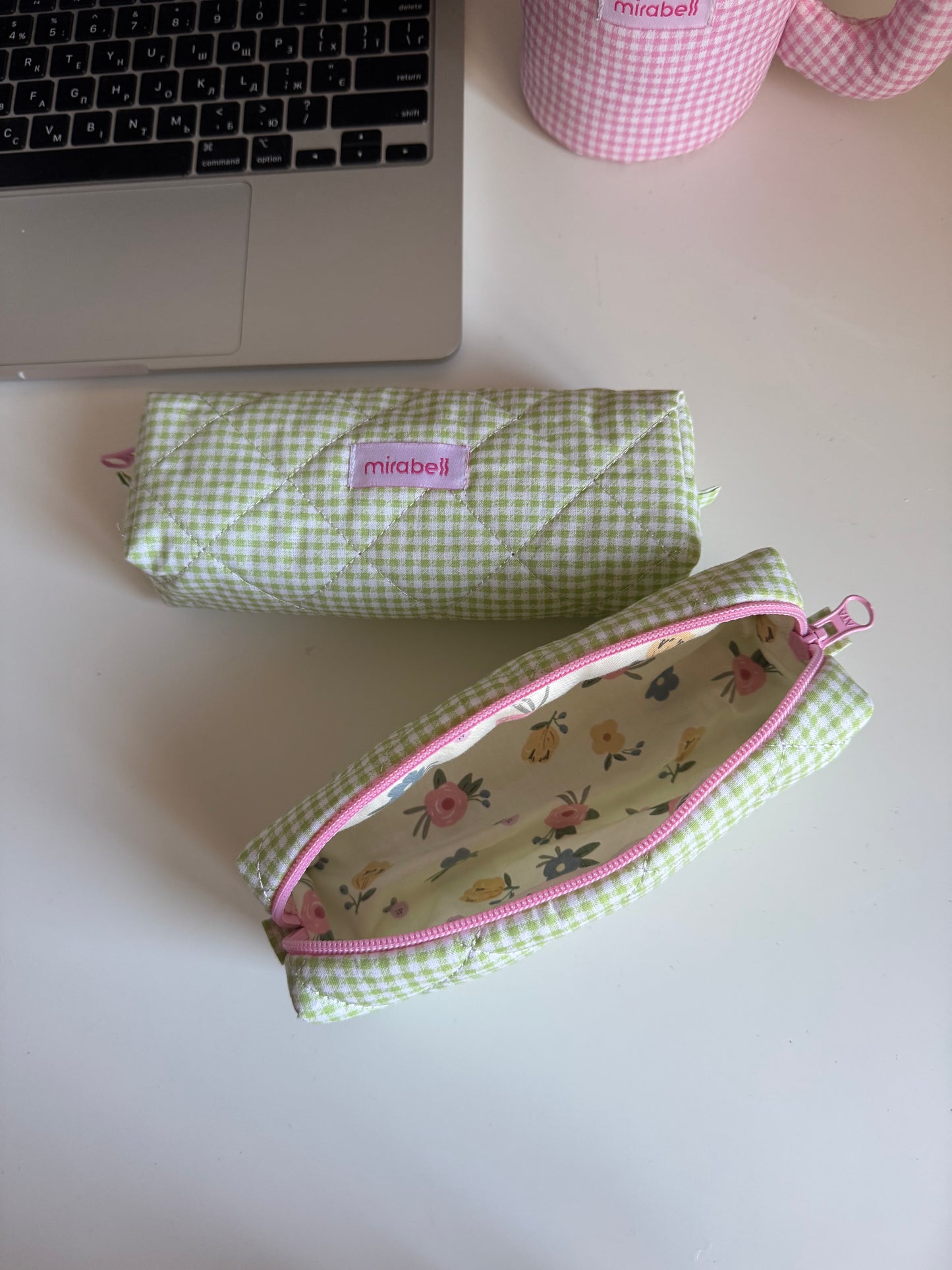 Косметичка-пенал Зелена клітинка/круглі квіти