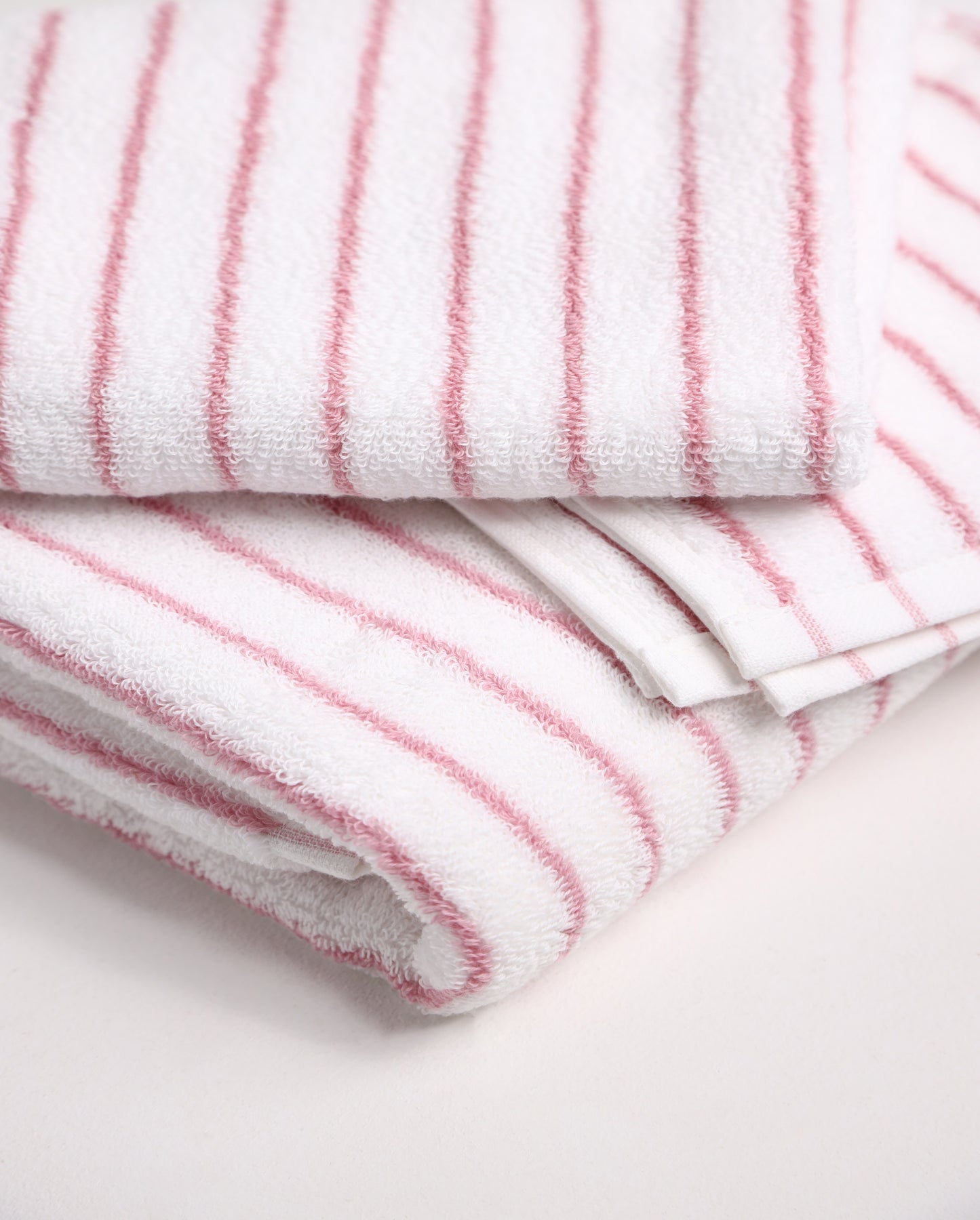 Набір рушників Білий у рожеву смужку