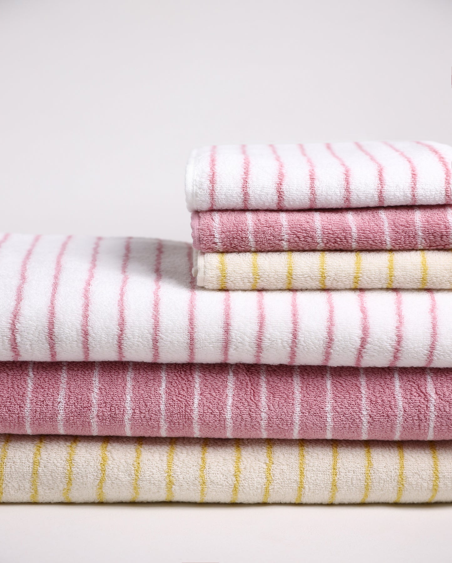 Набір рушників Білий у рожеву смужку