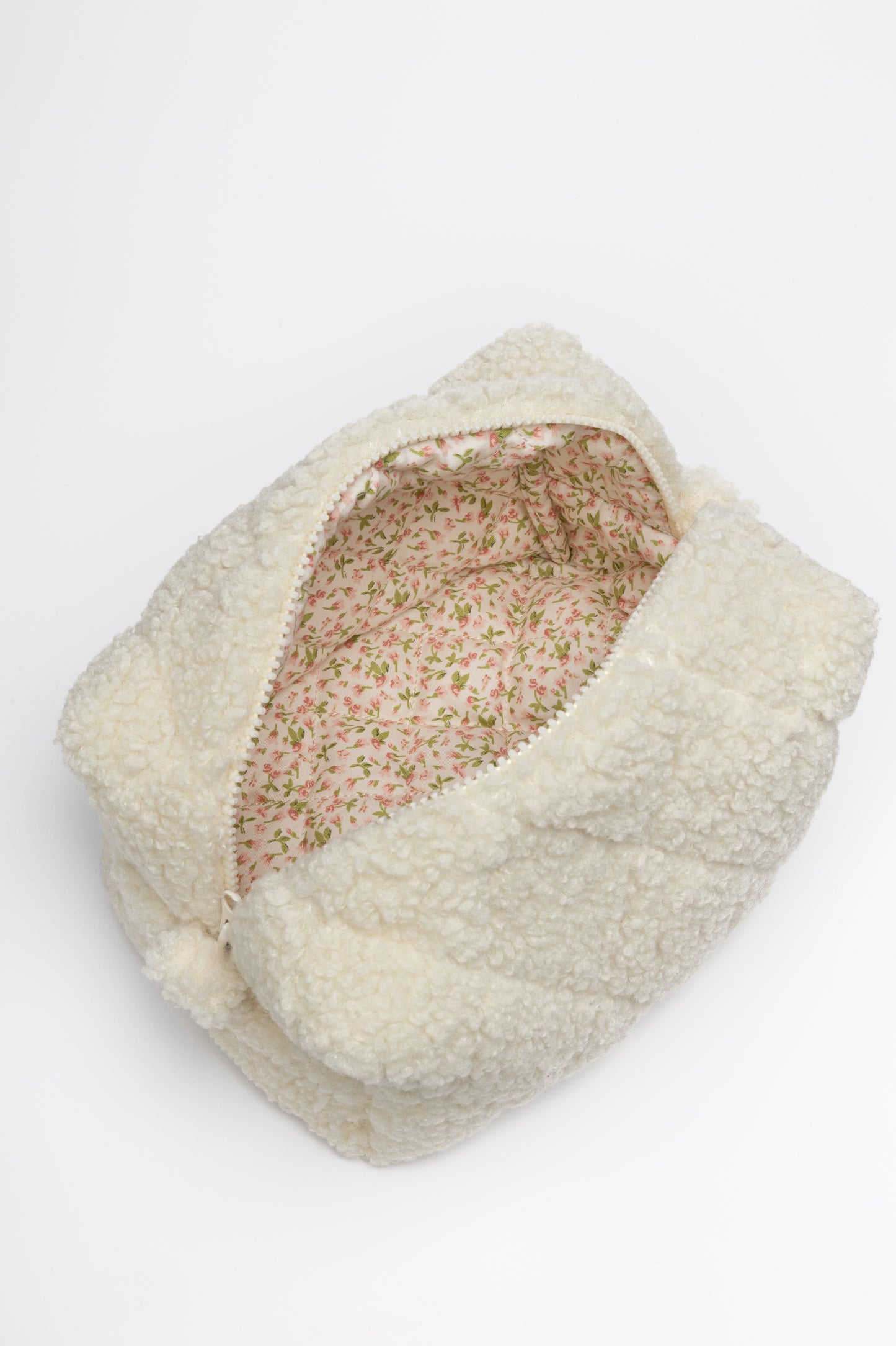 WHITE TEDDY cosmetic bag