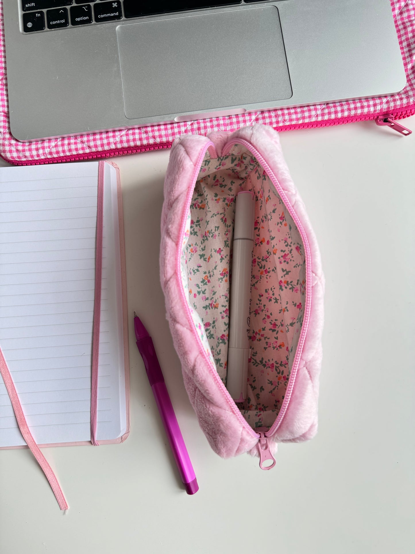 Косметичка-пенал