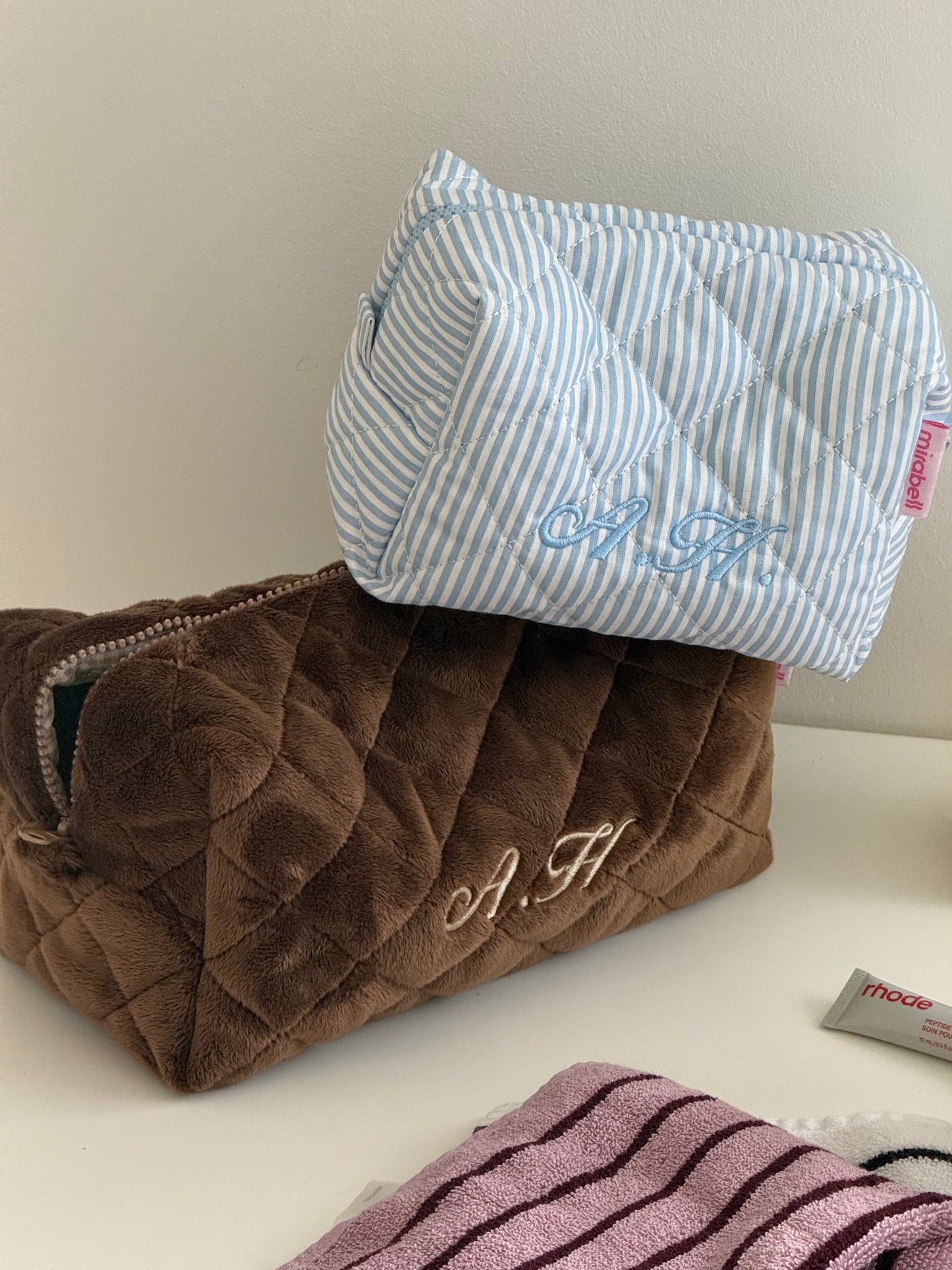 Блакитна смужка cosmetic bag