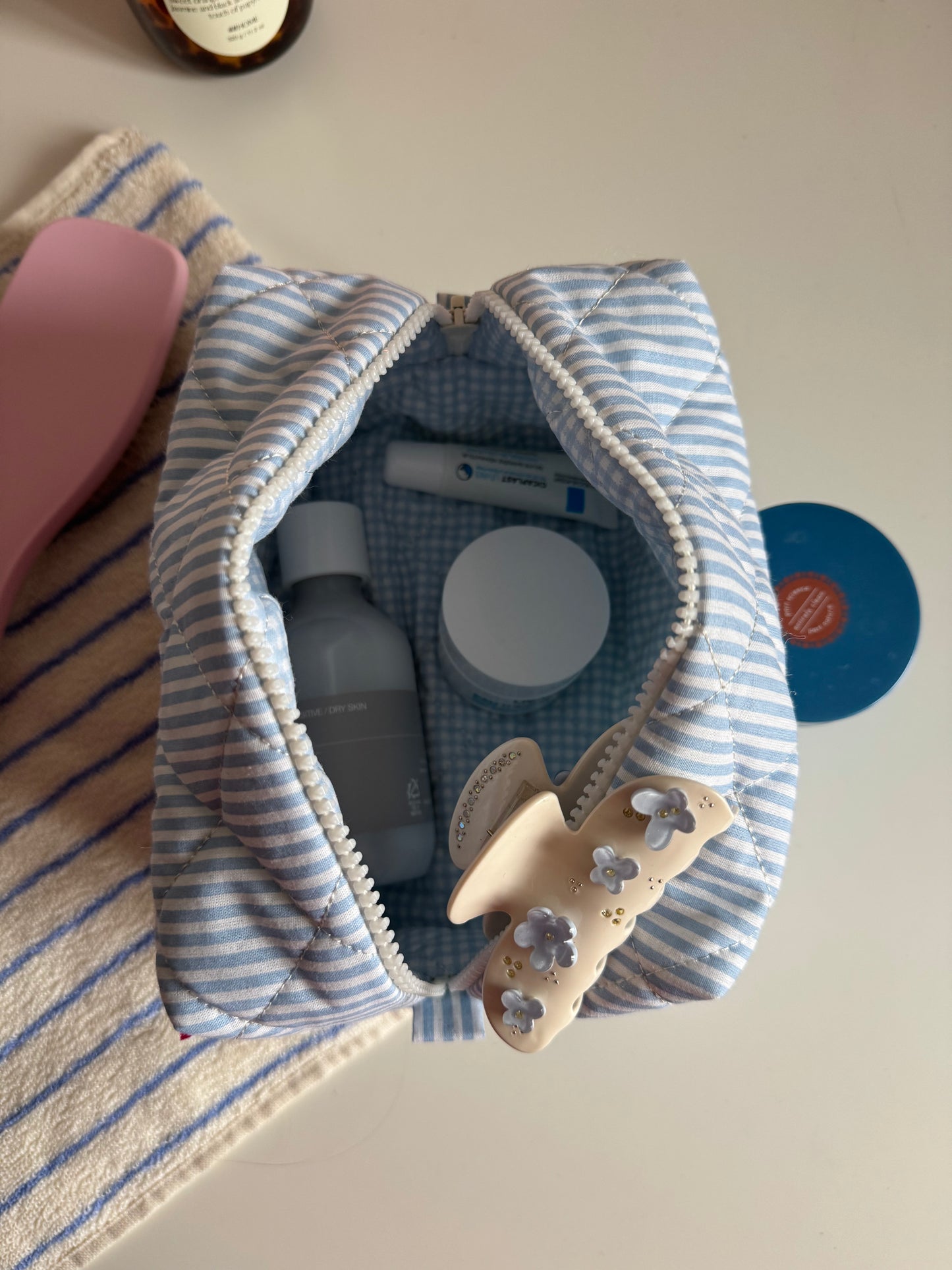 Блакитна смужка cosmetic bag